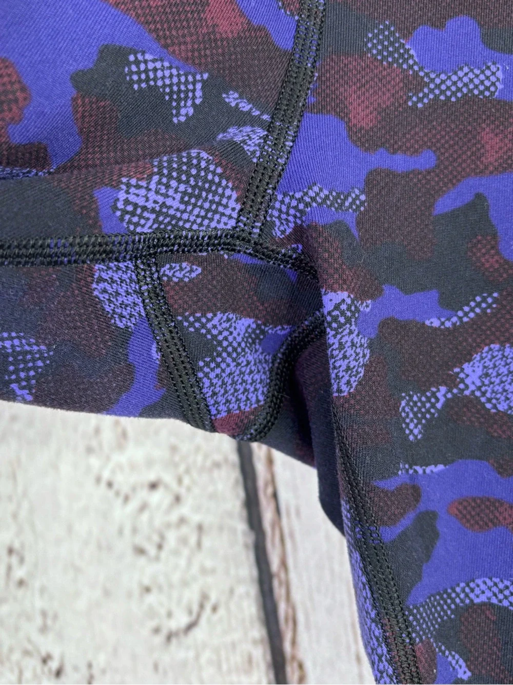 🍋Lululemon Wunder Under Crop III Size 10 Hounds Camo Blue Black Mid Rise 21”